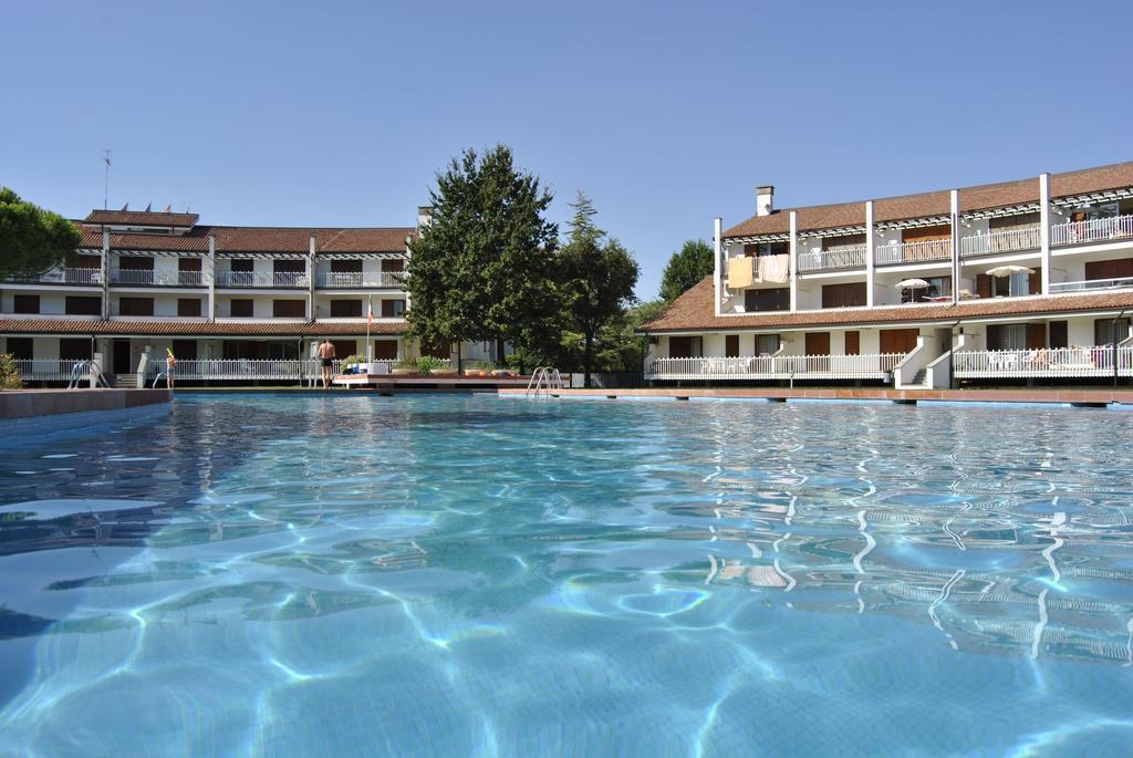Residence Selenis Caorle Bagian luar foto