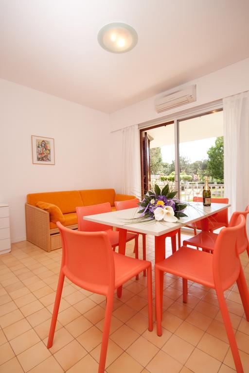 Residence Selenis Caorle Ruang foto
