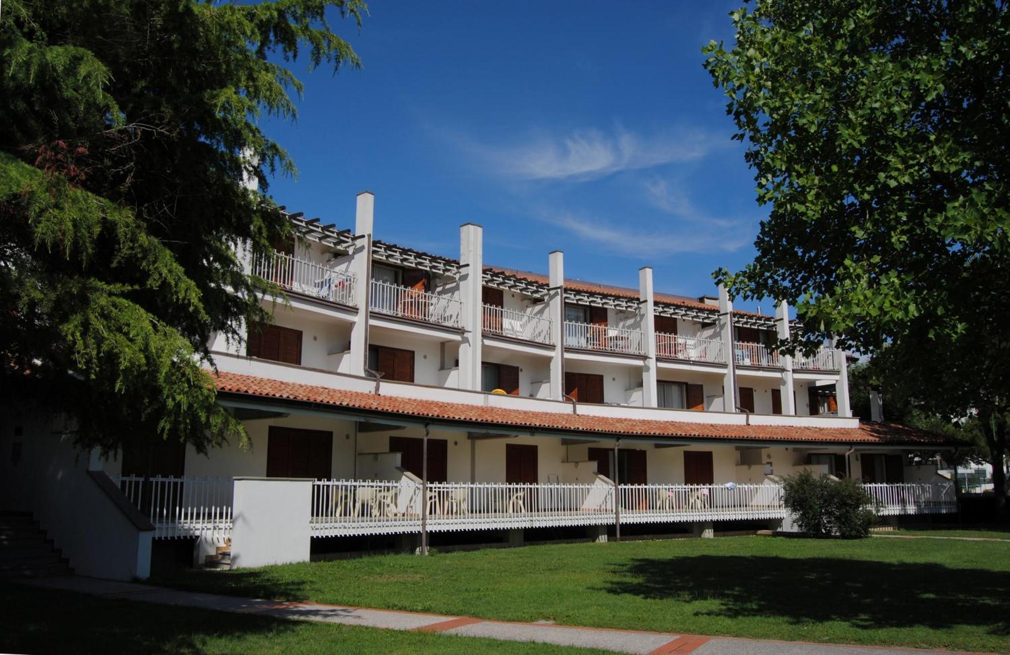 Residence Selenis Caorle Bagian luar foto