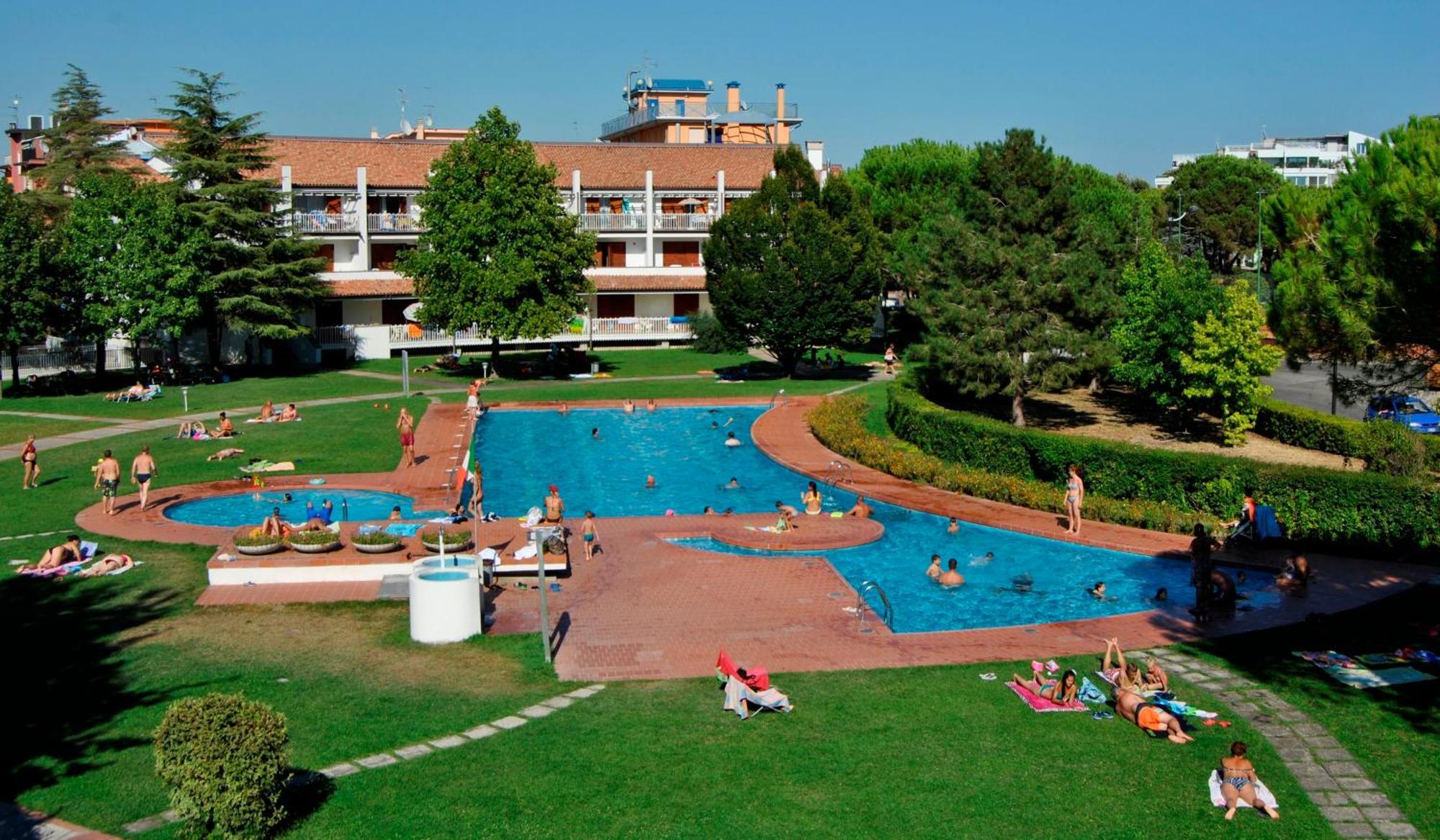 Residence Selenis Caorle Bagian luar foto