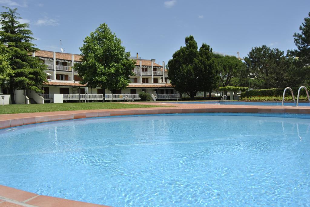 Residence Selenis Caorle Bagian luar foto