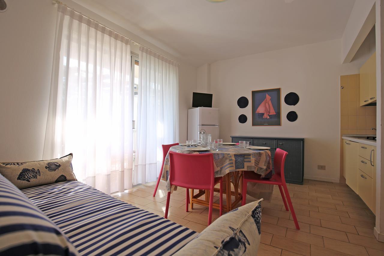 Residence Selenis Caorle Bagian luar foto